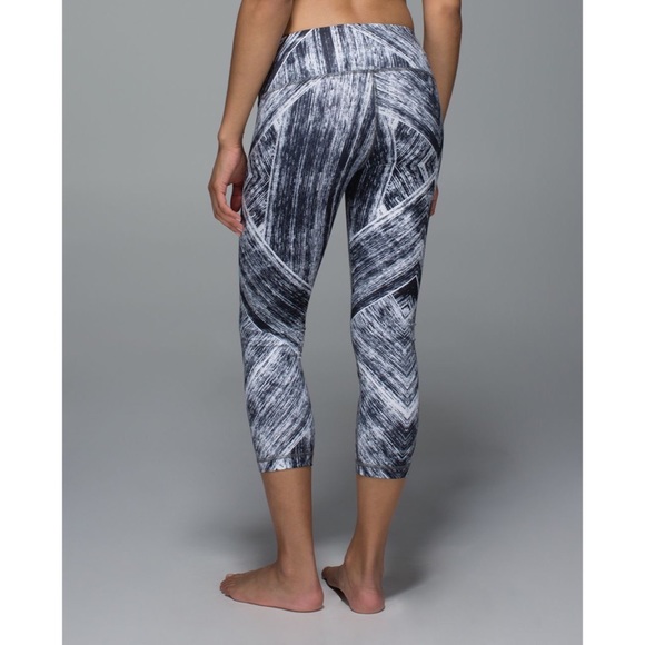 Lululemon Wunder Under Black White Crop Leggings - Picture 5 of 16